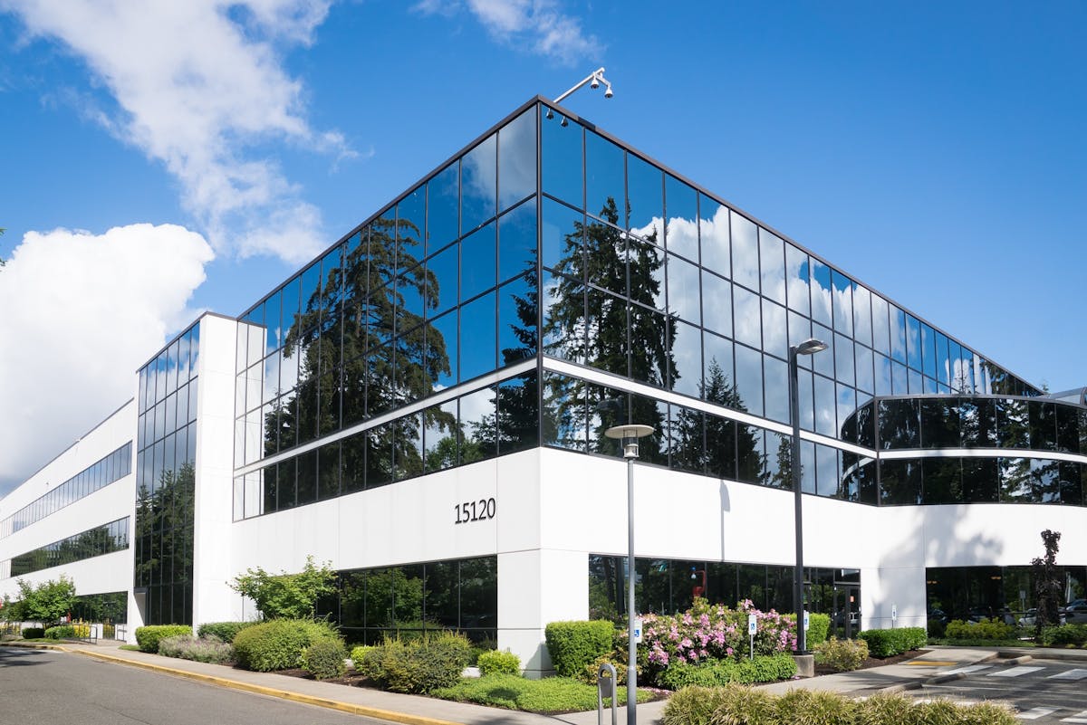 Fassade säubern · Hauswände richtig pflegen