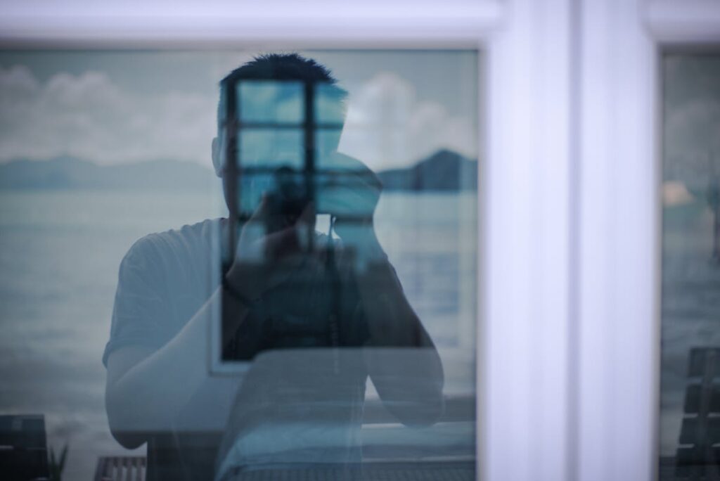 Fensterrahmen reinigen · Kunststoff und Holz