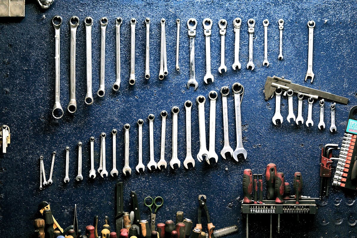 Garage aufräumen · Tipps für mehr Ordnung
