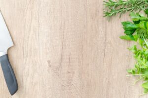 Schneidebrett reinigen Holz und Plastik im Test