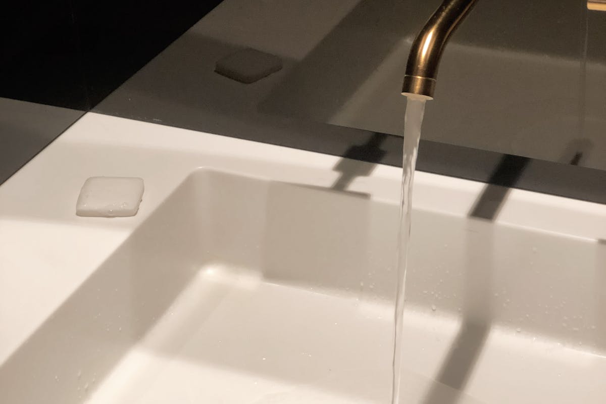 Waschbecken reinigen ► Glanz ohne Aufwand