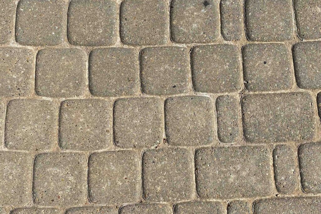 Betonpflaster mit Hochdruckreiniger reinigen? Vorsicht und Tipps