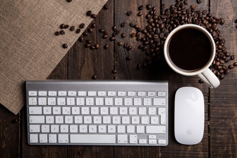 Tastatur reinigen Krümel & Keime beseitigen