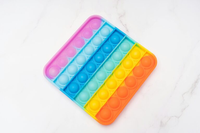 Kunststoffoberflächen säubern · schnell & sicher