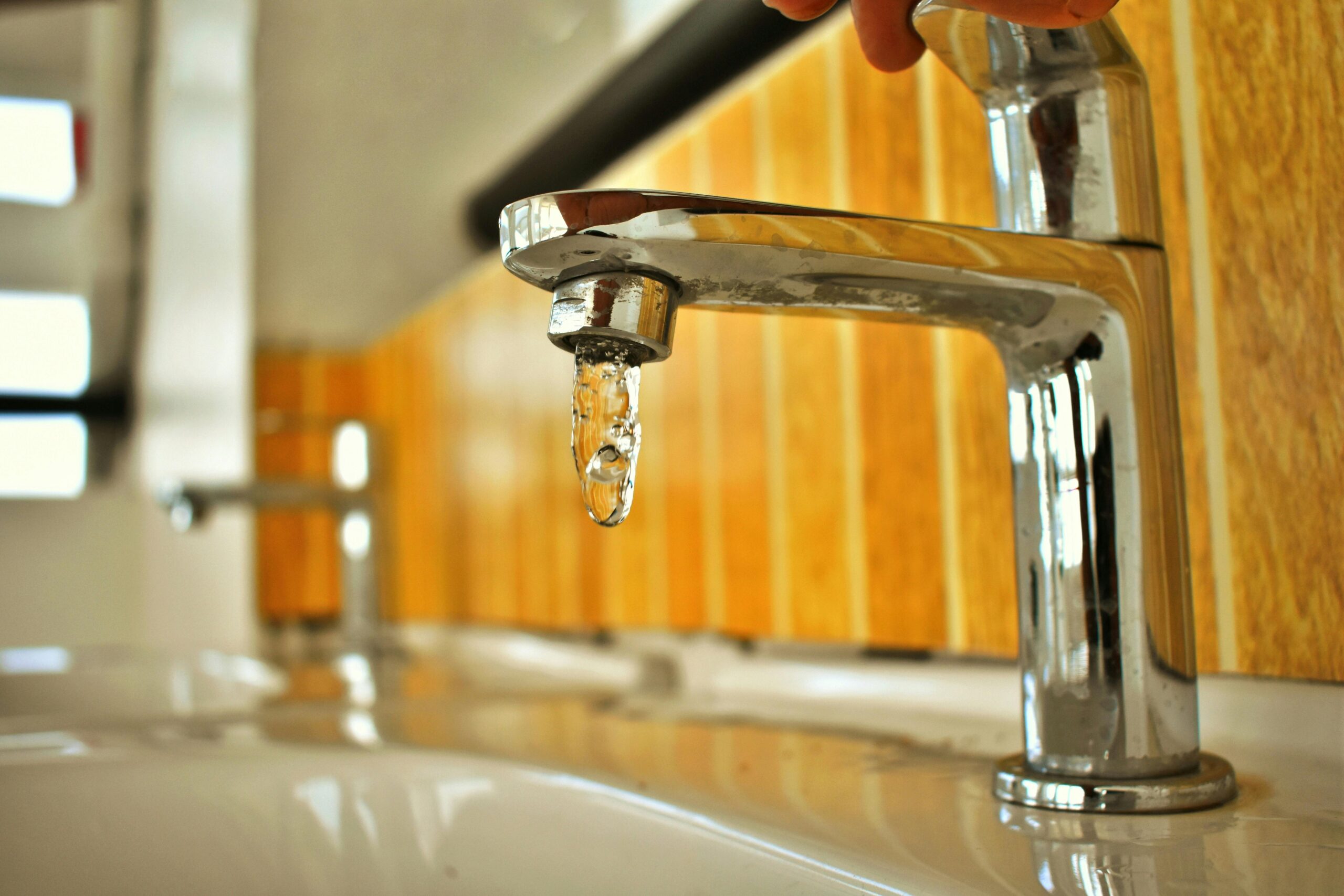 Tropfenden Wasserhahn abdichten · leicht gemacht