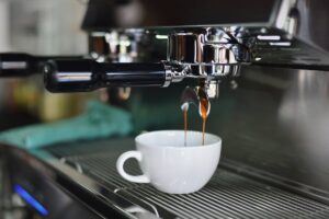 Kaffeemaschinenfilter reinigen ► mit Hausmitteln