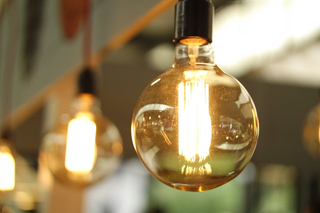Deckenlampe reinigen ► ohne herunterzufallen