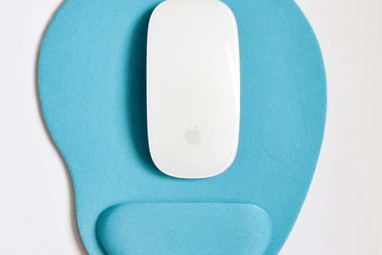 Mauspad reinigen · Stoff und Hartschale