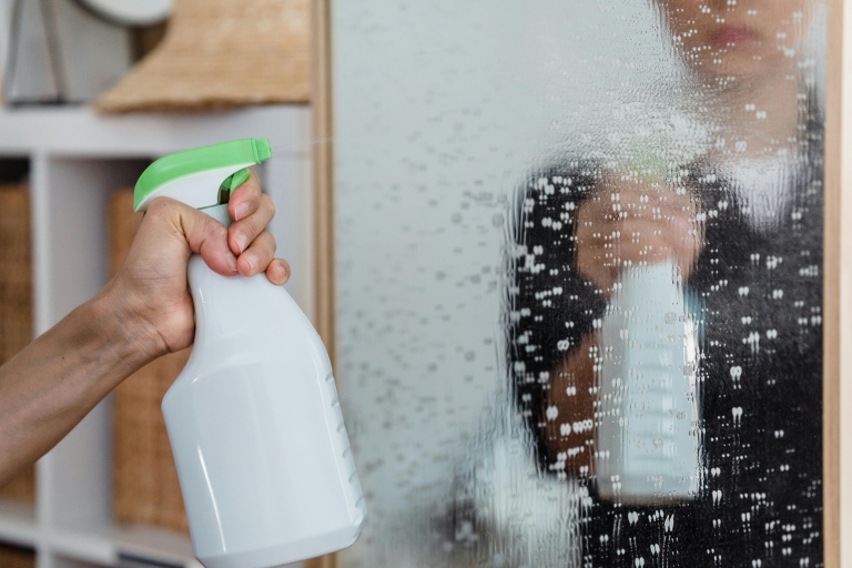 Welche Luftreiniger helfen wirklich gegen Schimmel in der Wohnung